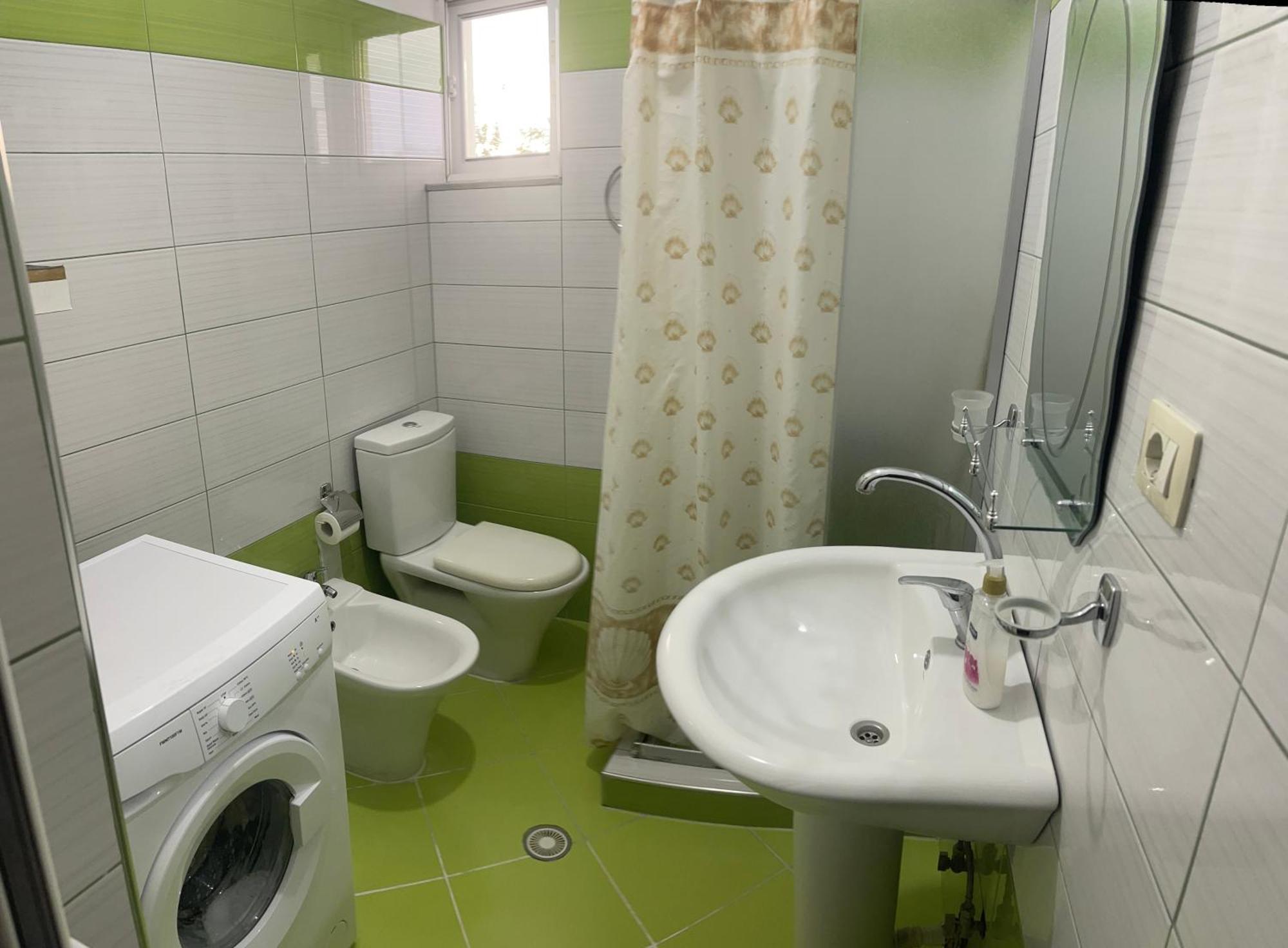 Guesthouse Shehu クサミル エクステリア 写真