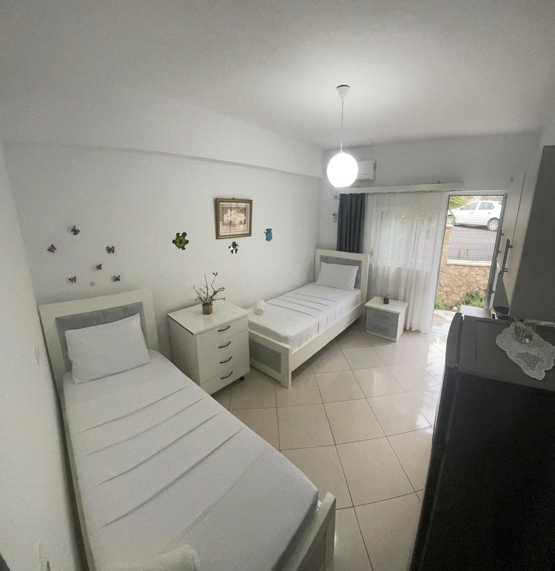 Guesthouse Shehu クサミル エクステリア 写真