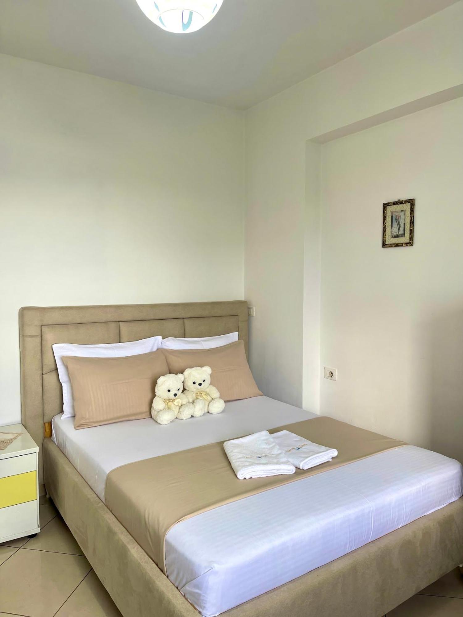 Guesthouse Shehu クサミル エクステリア 写真