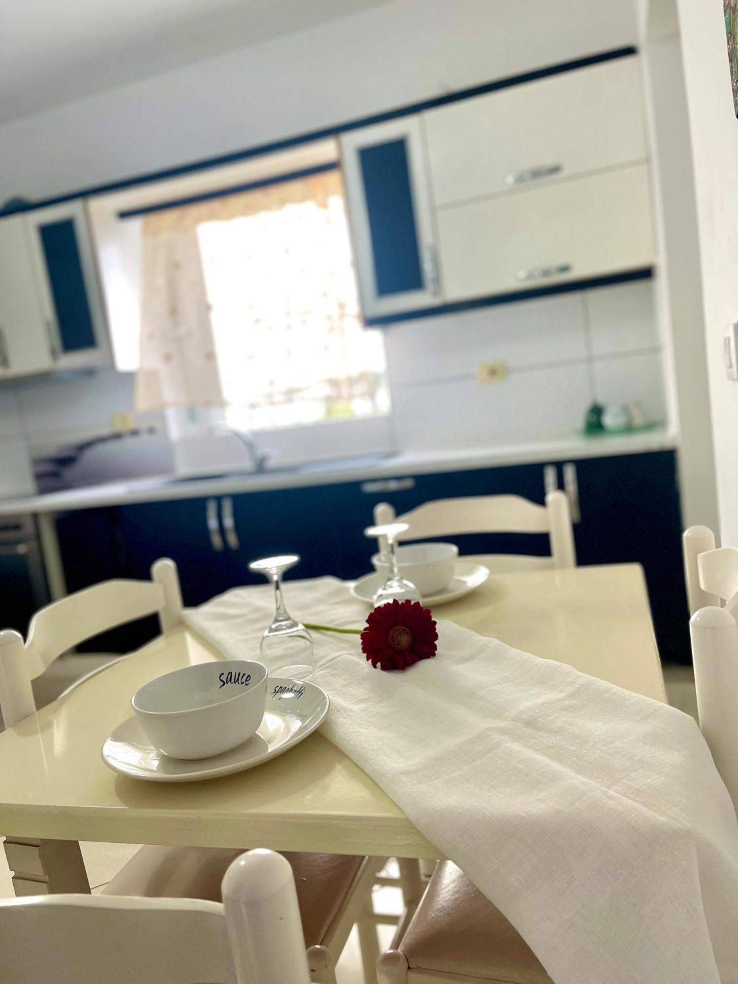 Guesthouse Shehu クサミル エクステリア 写真