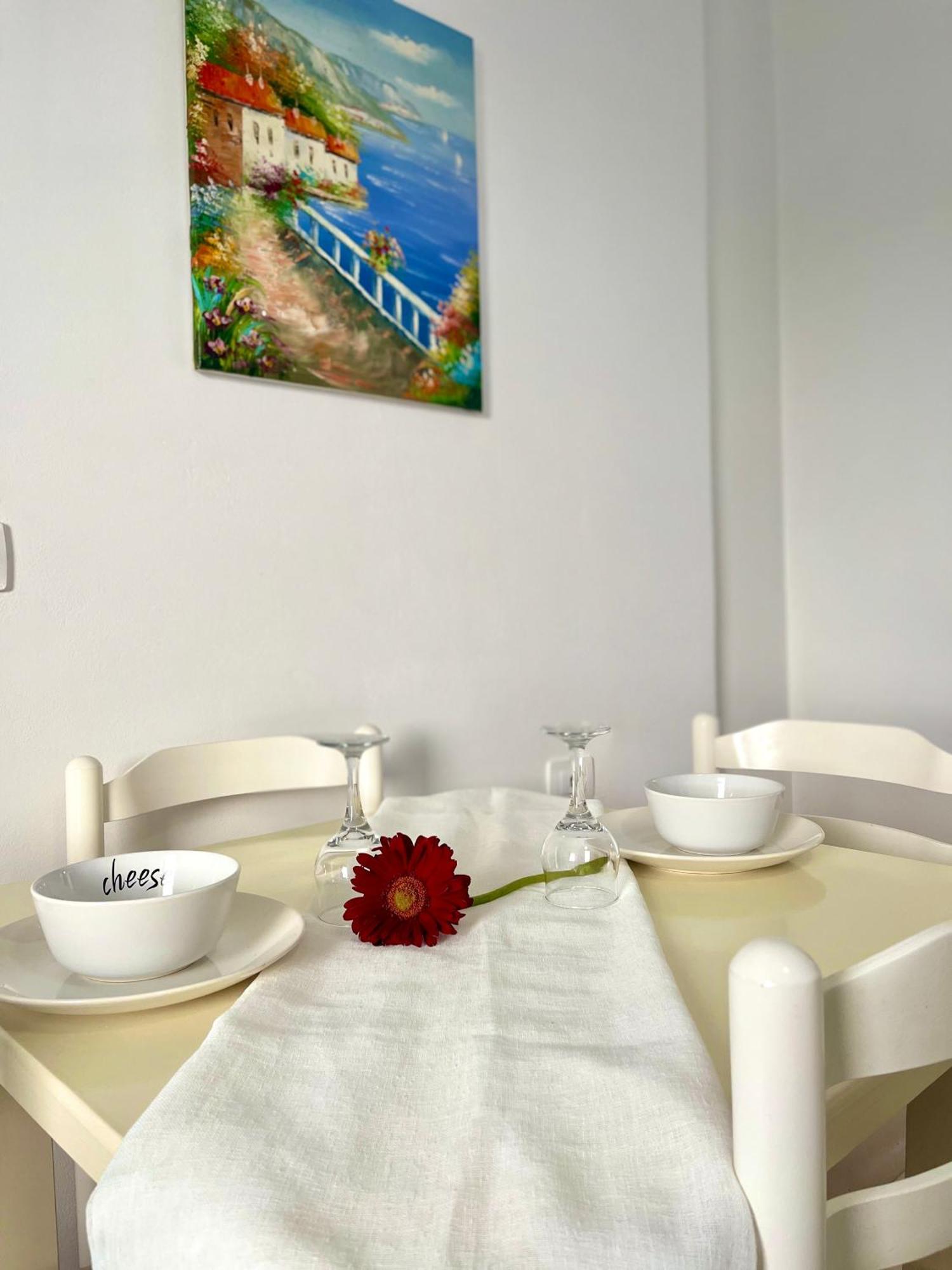 Guesthouse Shehu クサミル エクステリア 写真