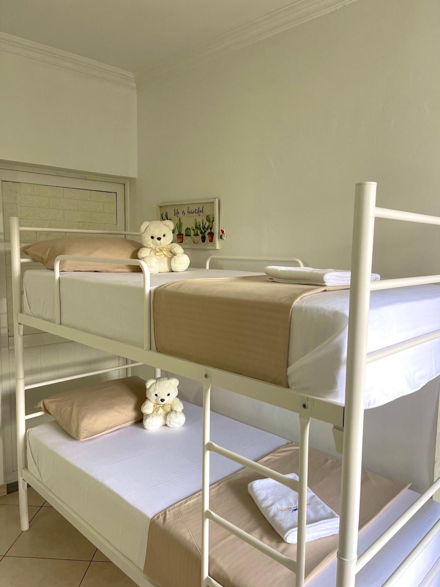 Guesthouse Shehu クサミル エクステリア 写真